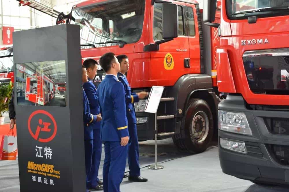 湖北江南汽車(chē)攜德國(guó)曼大流量壓縮空氣泡沫消防車(chē)及國(guó)六?新品亮相北京國(guó)際消防展！